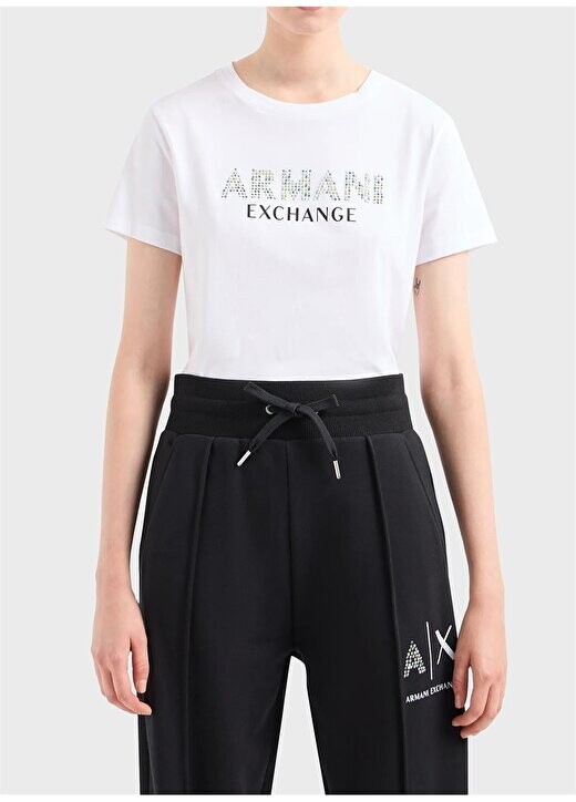 Белая женская футболка с круглым вырезом с принтом 3DYT13 Armani Exchange, белый
Белая женская футболка с круглым вырезом с принтом 3DYT13 Armani Exchange, белый