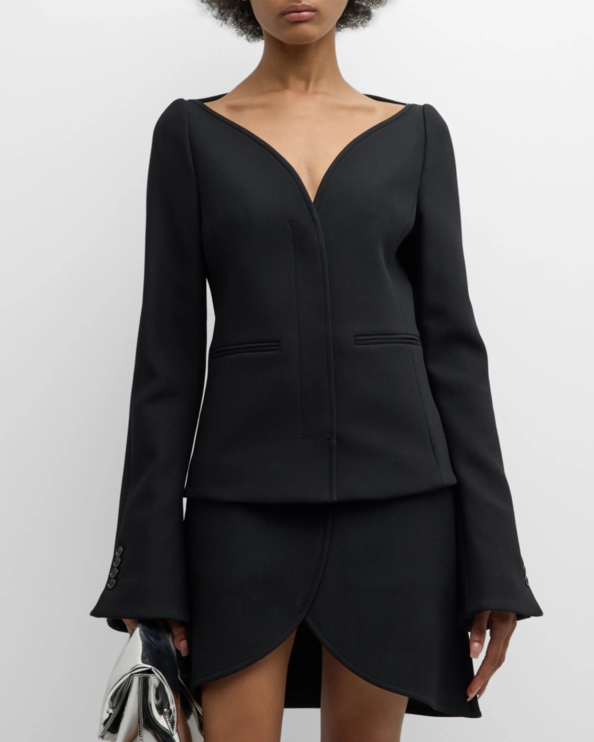Приталенная куртка из крепа Ellipse с V-образным вырезом Heritage Courreges, цвет Black
Приталенная куртка из крепа Ellipse с V-образным вырезом Heritage Courreges, цвет Black
