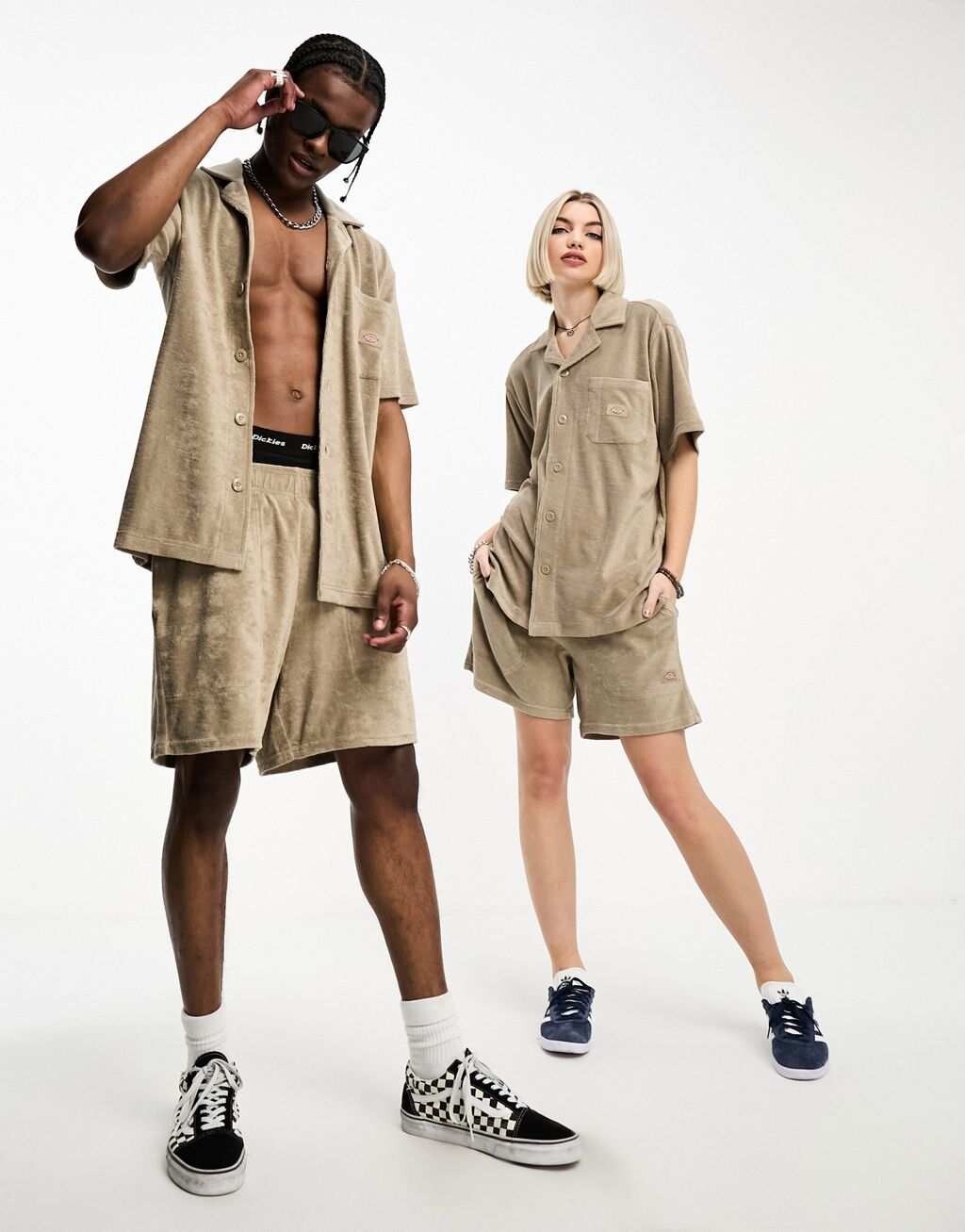 Комплект махровой рубашки с короткими рукавами унисекс Dickies Oak Grove эксклюзивно для Asos
Комплект махровой рубашки с короткими рукавами унисекс Dickies Oak Grove эксклюзивно для Asos