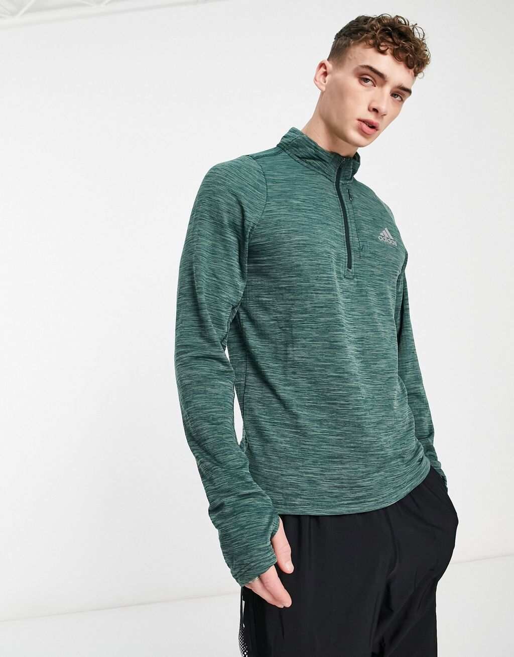 Зеленые спортивные штаны с длинными рукавами и молнией 1/4 adidas Running Run Icons
Зеленые спортивные штаны с длинными рукавами и молнией 1/4 adidas Running Run Icons