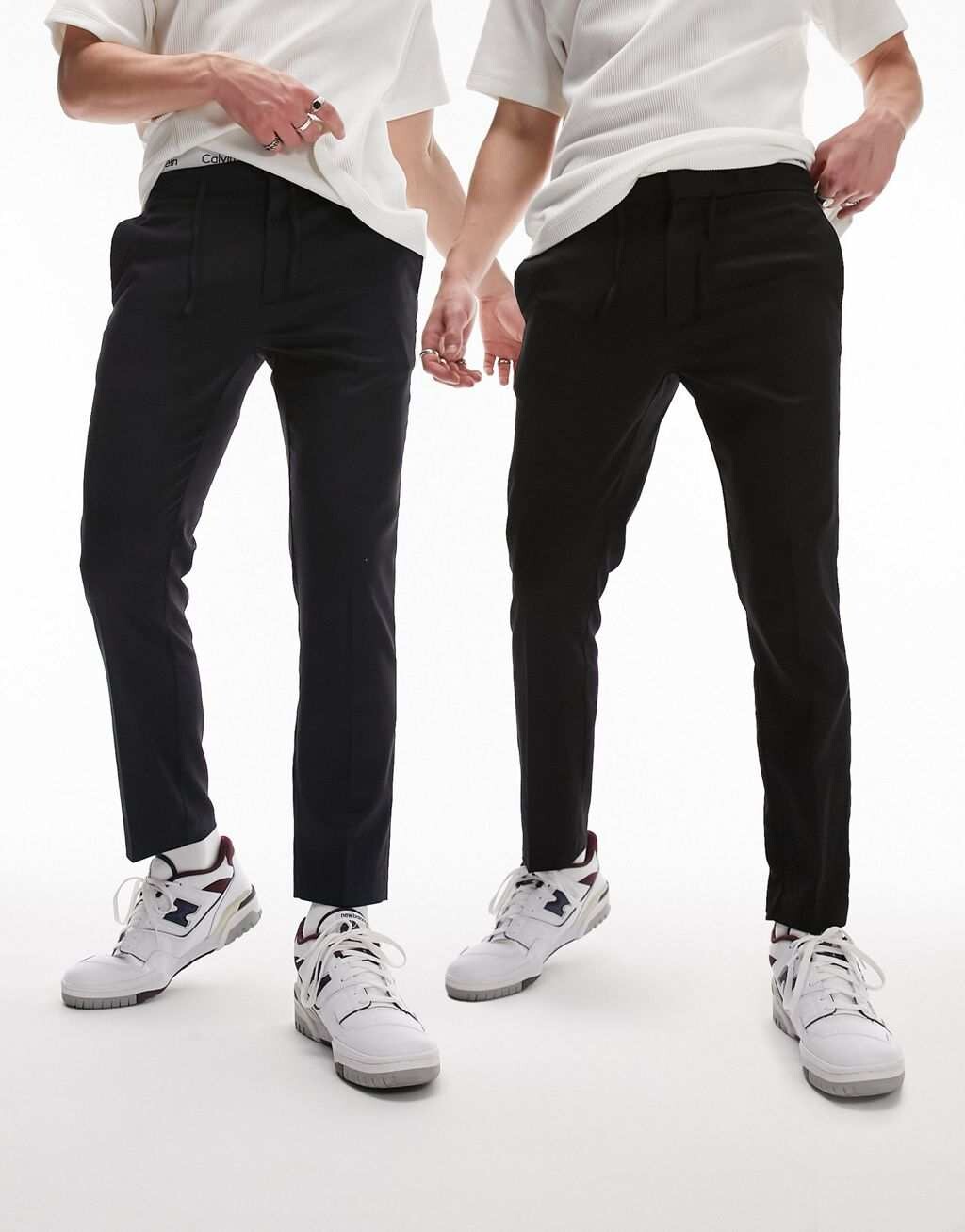 Комплект из двух элегантных брюк с эластичным поясом Topman черного и темно-синего цвета, Черный
Комплект из двух элегантных брюк с эластичным поясом Topman черного и темно-синего цвета, Черный