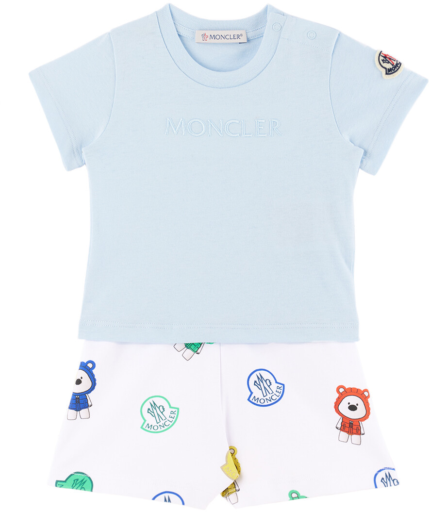 Голубой комплект из футболки и шорт синего цвета Moncler Enfant, Синий, Голубой комплект из футболки и шорт синего цвета Moncler Enfant
Голубой комплект из футболки и шорт синего цвета Moncler Enfant, Синий, Голубой комплект из футболки и шорт синего цвета Moncler Enfant