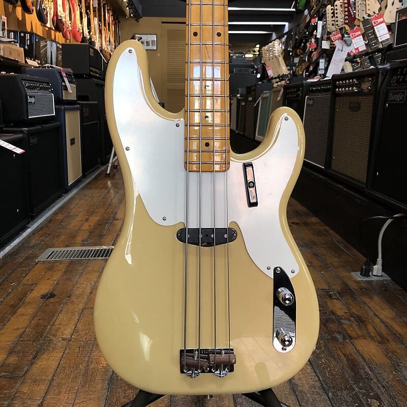 Басс гитара Fender American Vintage II 1954 Precision Bass Vintage Blonde w/Tweed Case
Басс гитара Fender American Vintage II 1954 Precision Bass Vintage Blonde w/Tweed Case