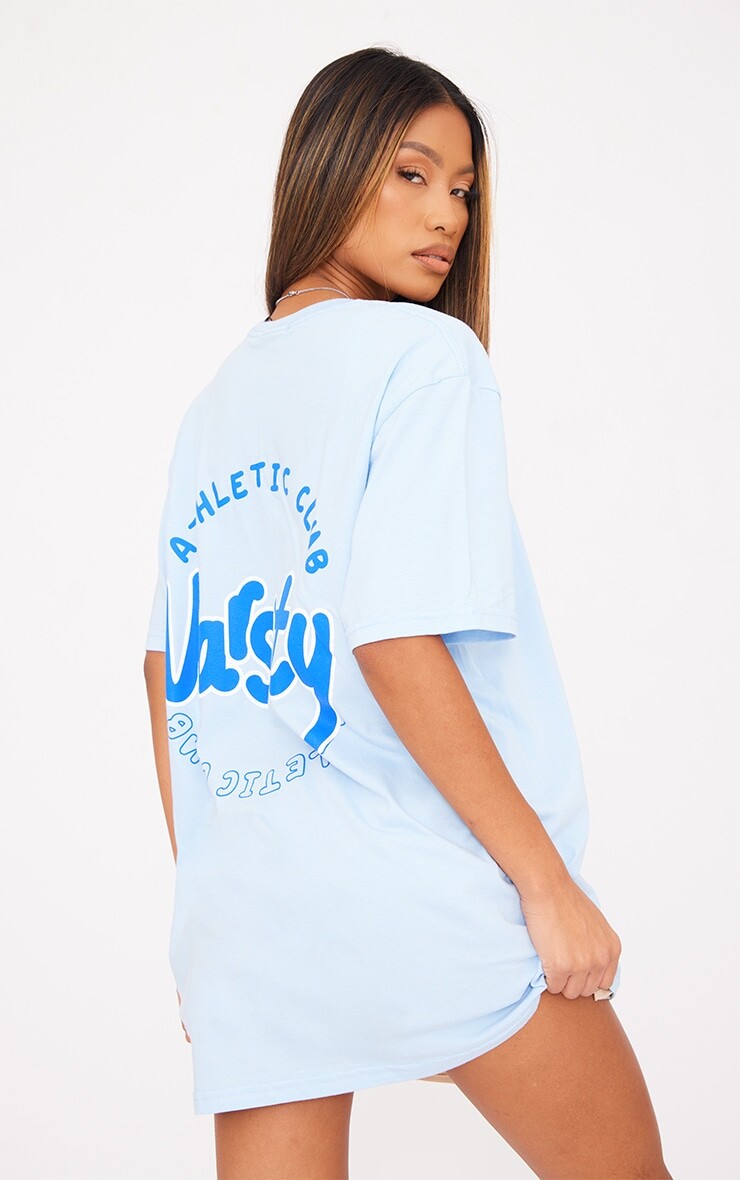 PrettyLittleThing Голубая футболка с университетским принтом Athletic Club, Синий
PrettyLittleThing Голубая футболка с университетским принтом Athletic Club, Синий