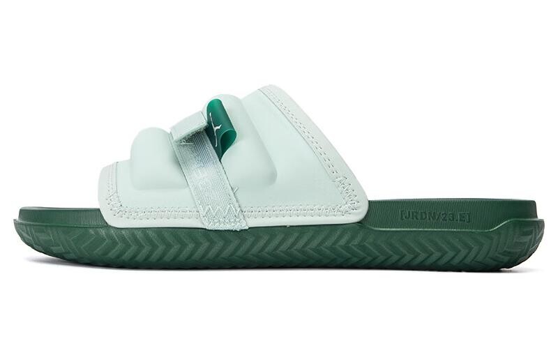 Мужские тапочки Jordan Super Play A word
Мужские тапочки Jordan Super Play A word