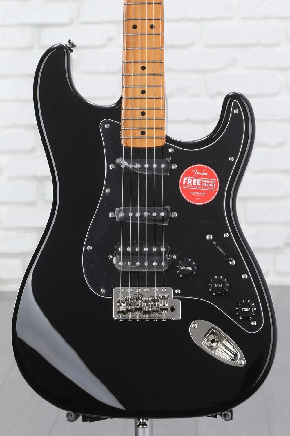 Squier Classic Vibe '70s Stratocaster HSS — черный, с кленовой накладкой на гриф
Squier Classic Vibe '70s Stratocaster HSS — черный, с кленовой накладкой на гриф