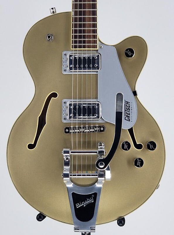 Электрогитара Gretsch G5655T Electromatic Center Block Jr. with Bigsby Casino Gold Ser# CYGC21090303
Электрогитара Gretsch G5655T Electromatic Center Block Jr. with Bigsby Casino Gold Ser# CYGC21090303