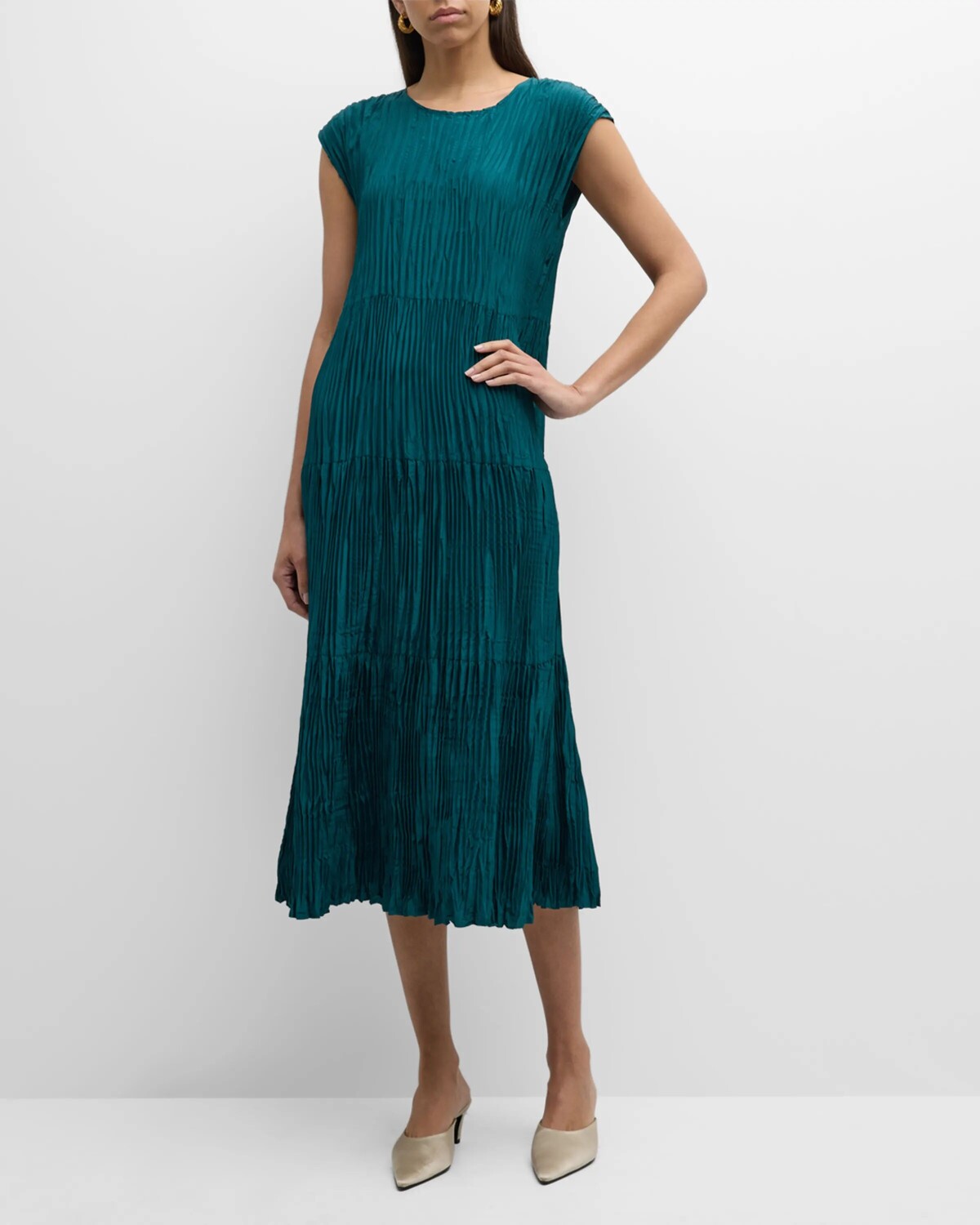Миниатюрное многоярусное платье-миди из жатого шелка-трапеции Eileen Fisher, цвет Black
Миниатюрное многоярусное платье-миди из жатого шелка-трапеции Eileen Fisher, цвет Black