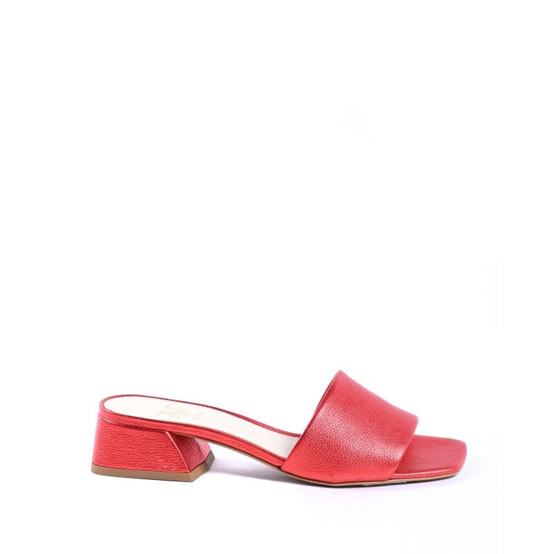 19V69 италия сандалии neper vit bot rosso Versace 1969 Abbigliamento Sportivo Srl Milano Italia, красный
19V69 италия сандалии neper vit bot rosso Versace 1969 Abbigliamento Sportivo Srl Milano Italia, красный