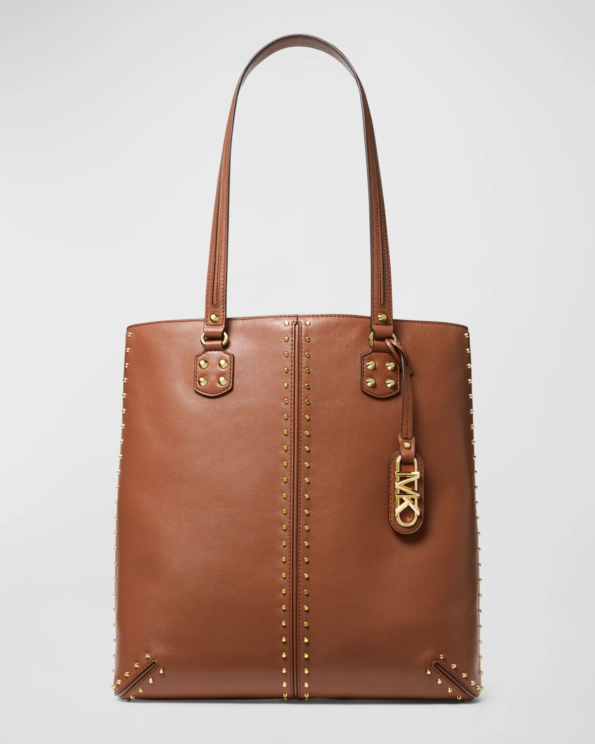 Большая кожаная сумка-тоут Astor с заклепками MICHAEL Michael Kors, цвет Luggage
Большая кожаная сумка-тоут Astor с заклепками MICHAEL Michael Kors, цвет Luggage