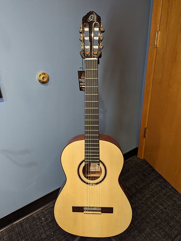 Акустическая гитара Ortega M5CS Custom Master Selection Series Classical Guitar w/ Hardshell Case
Акустическая гитара Ortega M5CS Custom Master Selection Series Classical Guitar w/ Hardshell Case