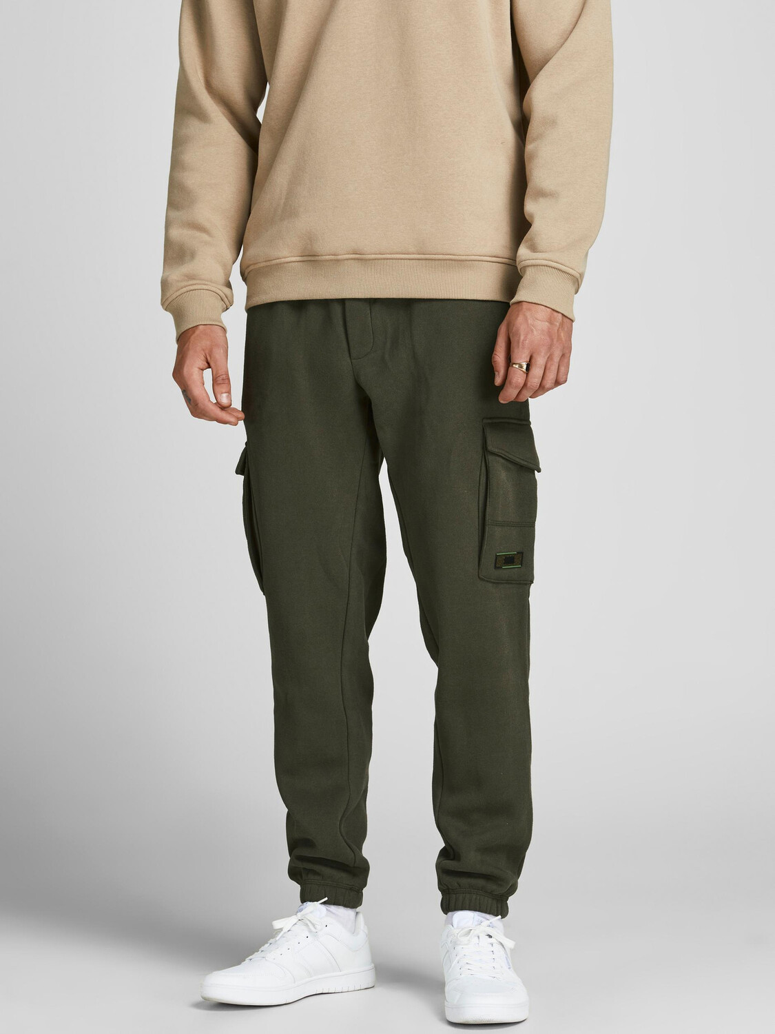 Брюки Jack & Jones Cargo Pants Weiche Jogginghose JPSTGORDON, темно-зеленый
Брюки Jack & Jones Cargo Pants Weiche Jogginghose JPSTGORDON, темно-зеленый
