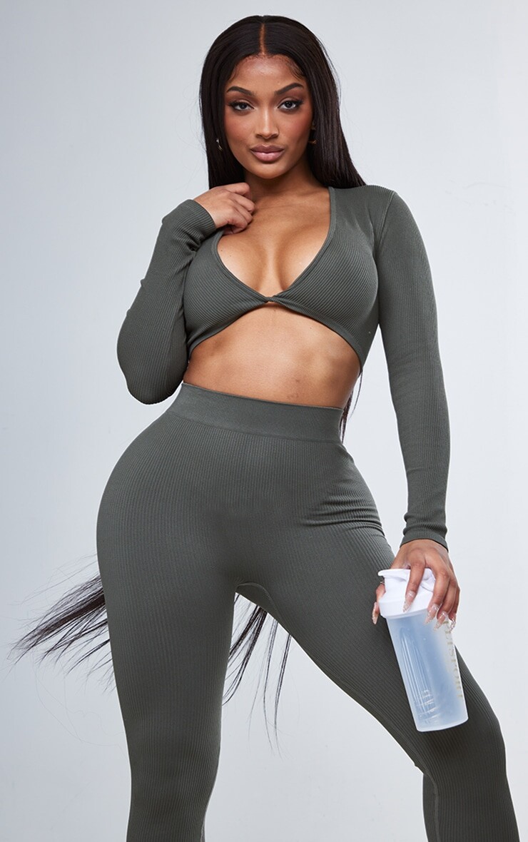 PrettyLittleThing Укороченный топ в рубчик с закрученной деталью Shape Olive Khaki Contour
PrettyLittleThing Укороченный топ в рубчик с закрученной деталью Shape Olive Khaki Contour