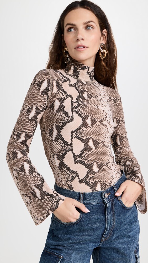 Топ Stella McCartney Python Printed Fluid Jersey Flare Sleeves, разноцветный
Топ Stella McCartney Python Printed Fluid Jersey Flare Sleeves, разноцветный
