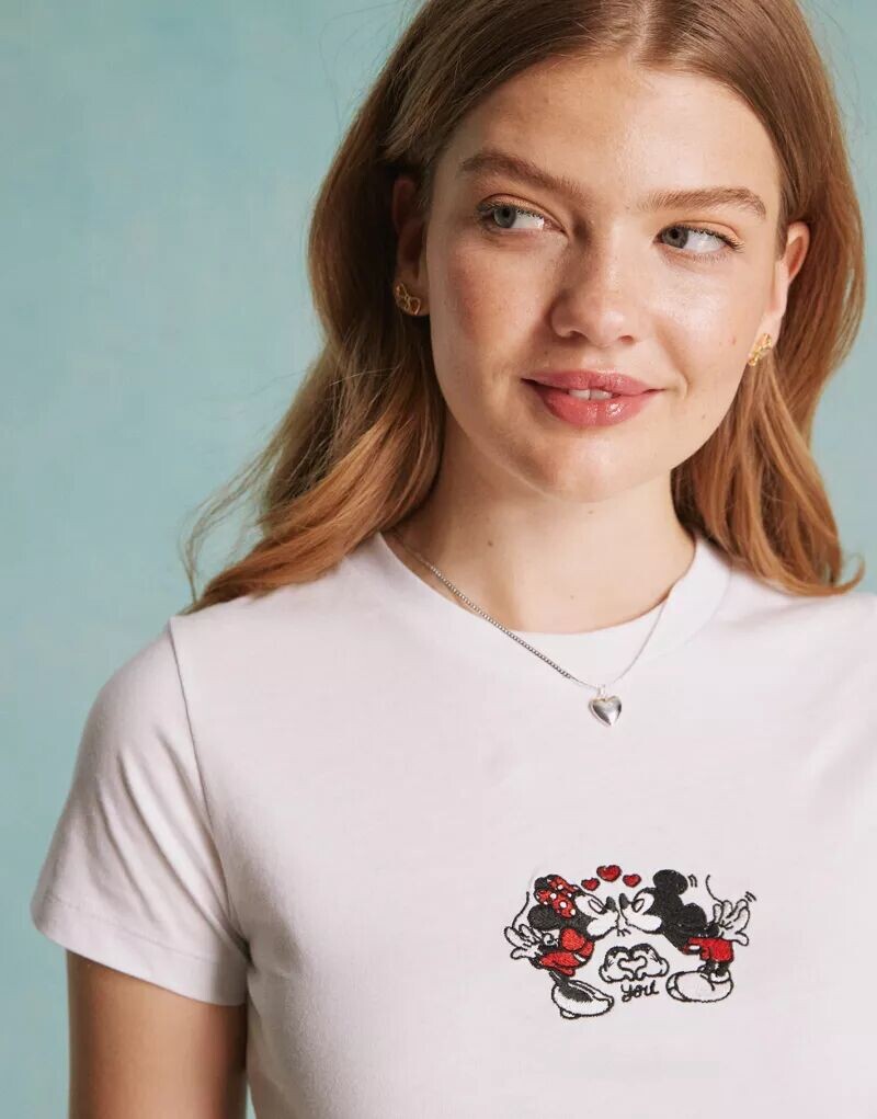 Футболка Miss Selfridge с вышивкой Микки и Минни Disney, лицензионная продукция, Серый, Футболка Miss Selfridge с вышивкой Микки и Минни Disney, лицензионная продукция
Футболка Miss Selfridge с вышивкой Микки и Минни Disney, лицензионная продукция, Серый, Футболка Miss Selfridge с вышивкой Микки и Минни Disney, лицензионная продукция