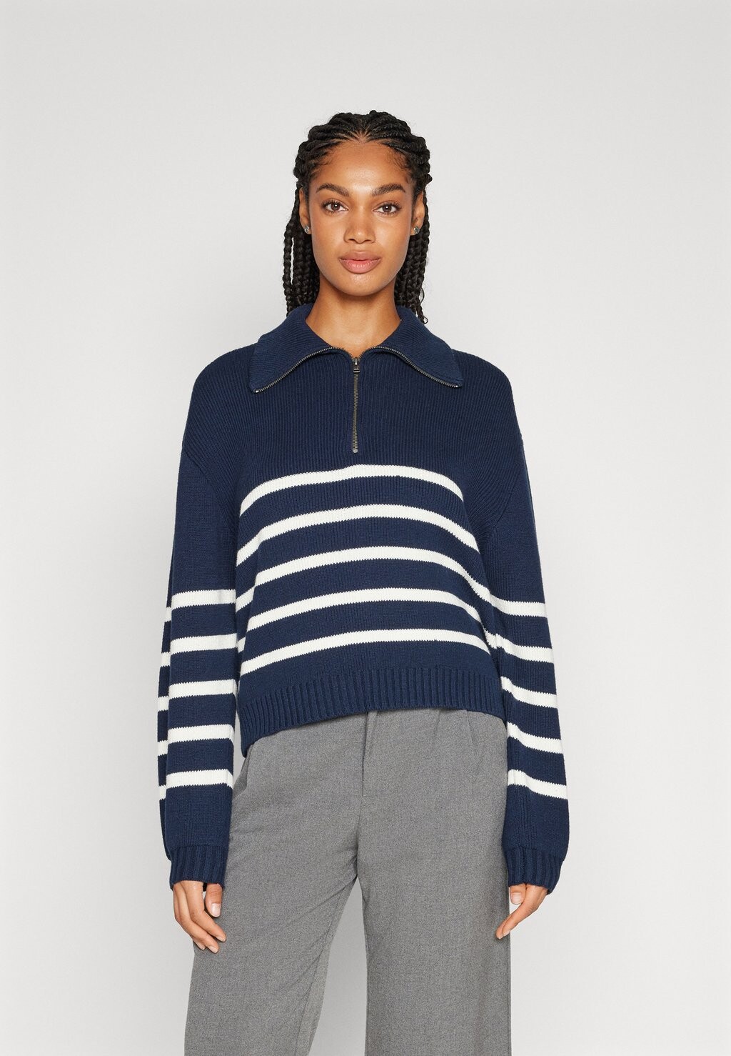 Свитшот Hollister Co. СВИТЕР OVERSIZED НА ПОЛОВИНЕ МОЛНИИ, цвет NAVY/WHITE STRIPE
Свитшот Hollister Co. СВИТЕР OVERSIZED НА ПОЛОВИНЕ МОЛНИИ, цвет NAVY/WHITE STRIPE