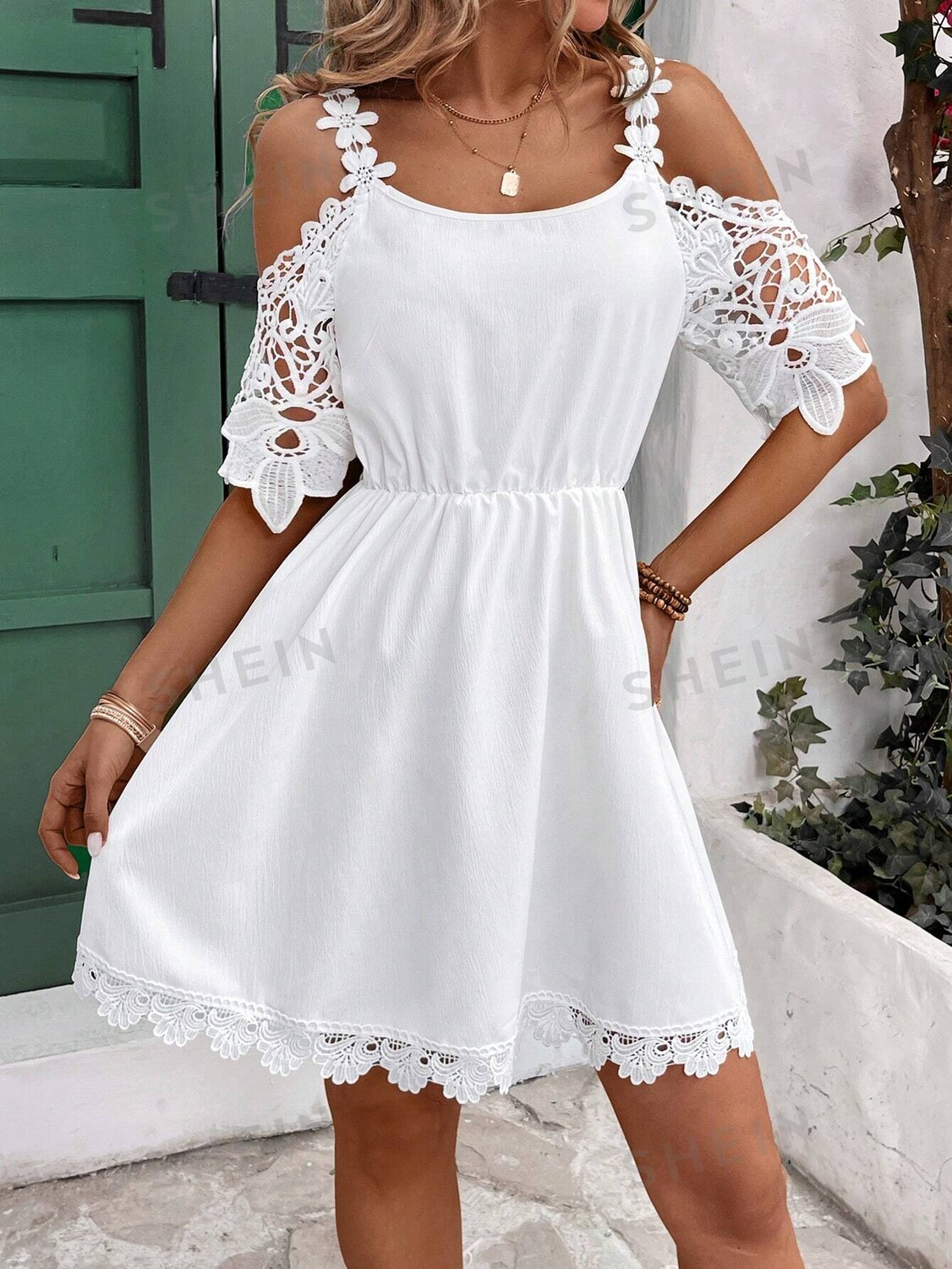 SHEIN Однотонное французское платье из водорастворимого кружева с открытыми плечами, белый
SHEIN Однотонное французское платье из водорастворимого кружева с открытыми плечами, белый