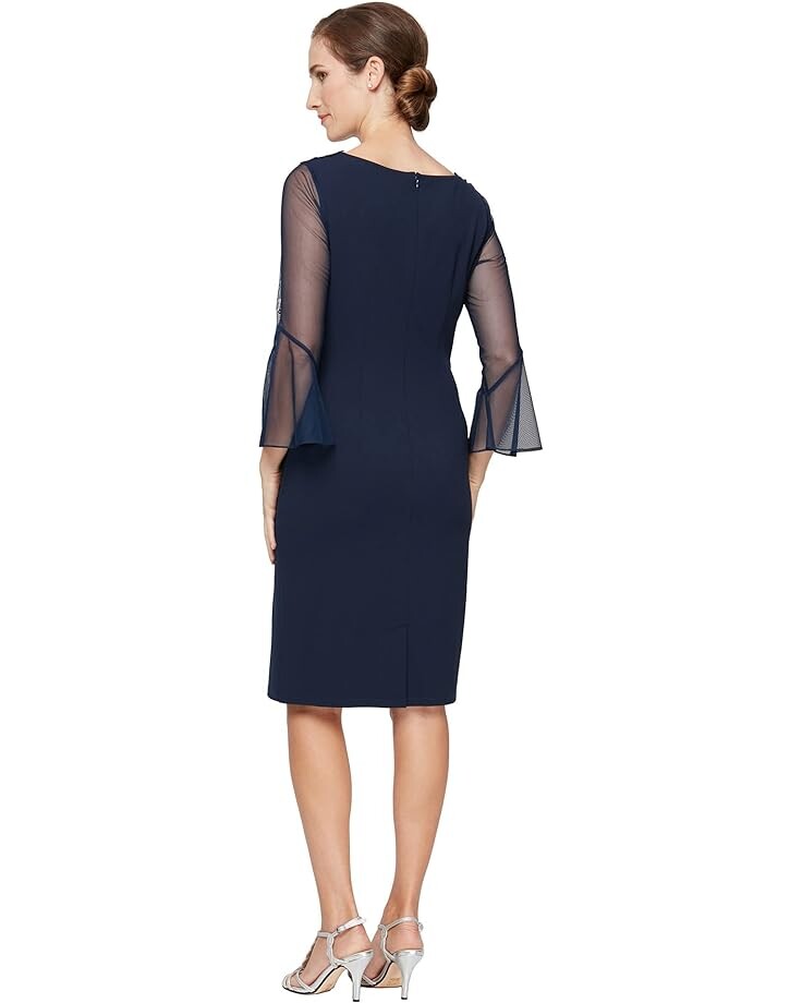 Платье Alex Evenings Short Sheath Dress with Embroidered and Embellished Illusion Neckline and Bell Sleeves, темно-синий
Платье Alex Evenings Short Sheath Dress with Embroidered and Embellished Illusion Neckline and Bell Sleeves, темно-синий