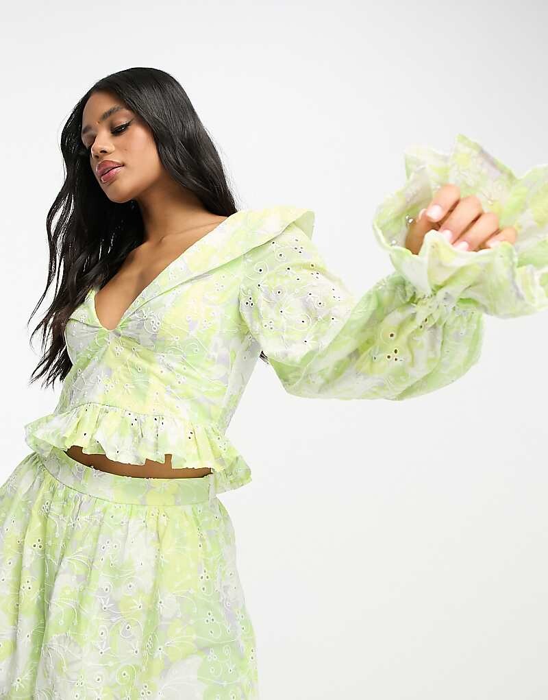 ASOS Luxe Топ лаймово-зеленого цвета с баской и цветочным узором, 2013, входит в комплект
ASOS Luxe Топ лаймово-зеленого цвета с баской и цветочным узором, 2013, входит в комплект