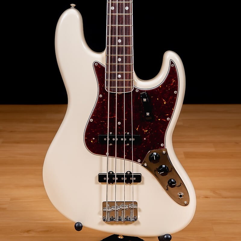 Басс гитара Fender American Vintage II 1966 Jazz Bass - Olympic White SN V2319766
Басс гитара Fender American Vintage II 1966 Jazz Bass - Olympic White SN V2319766