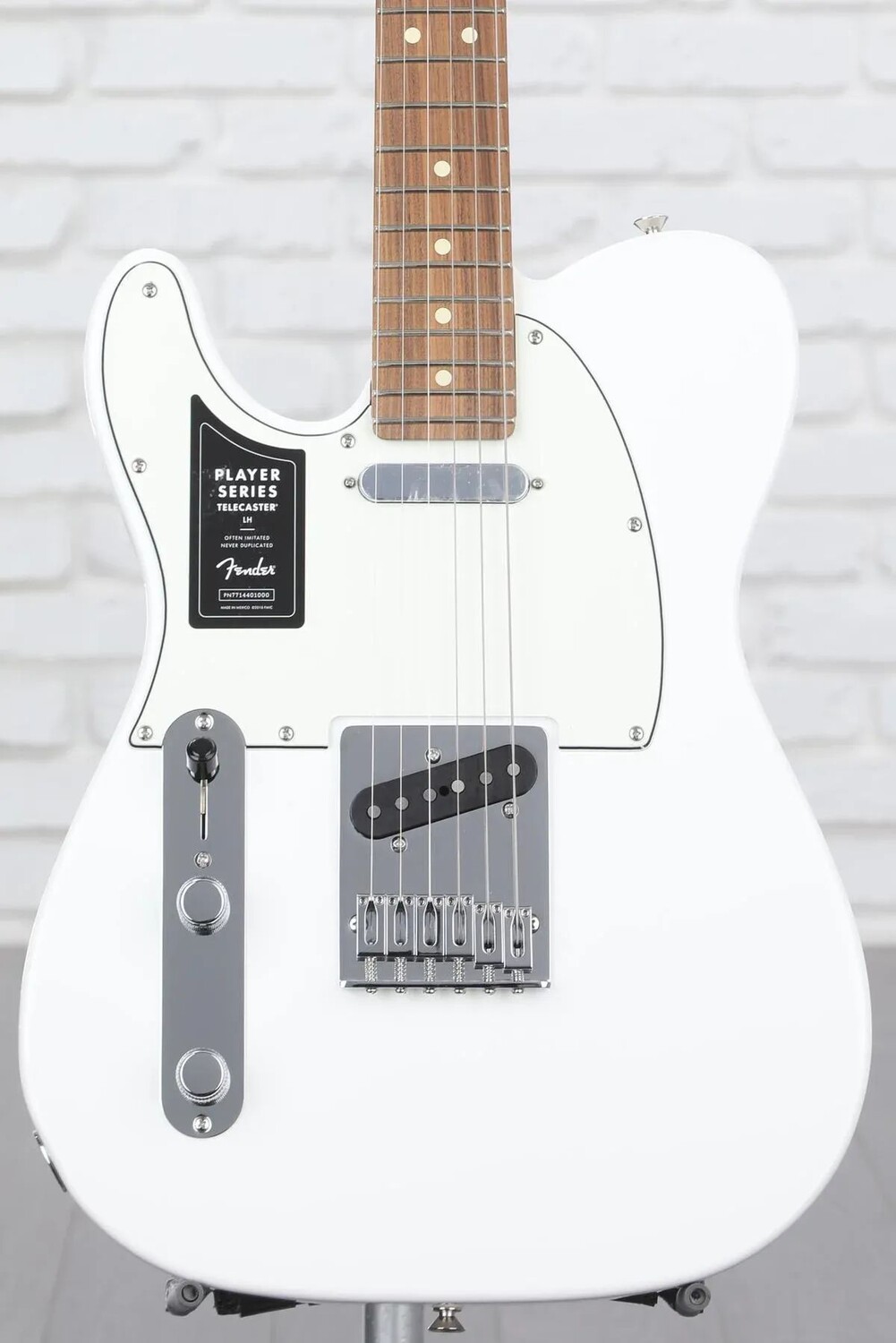 Fender Player Telecaster для левой руки — полярный белый с накладкой на гриф Pau Ferro
Fender Player Telecaster для левой руки — полярный белый с накладкой на гриф Pau Ferro