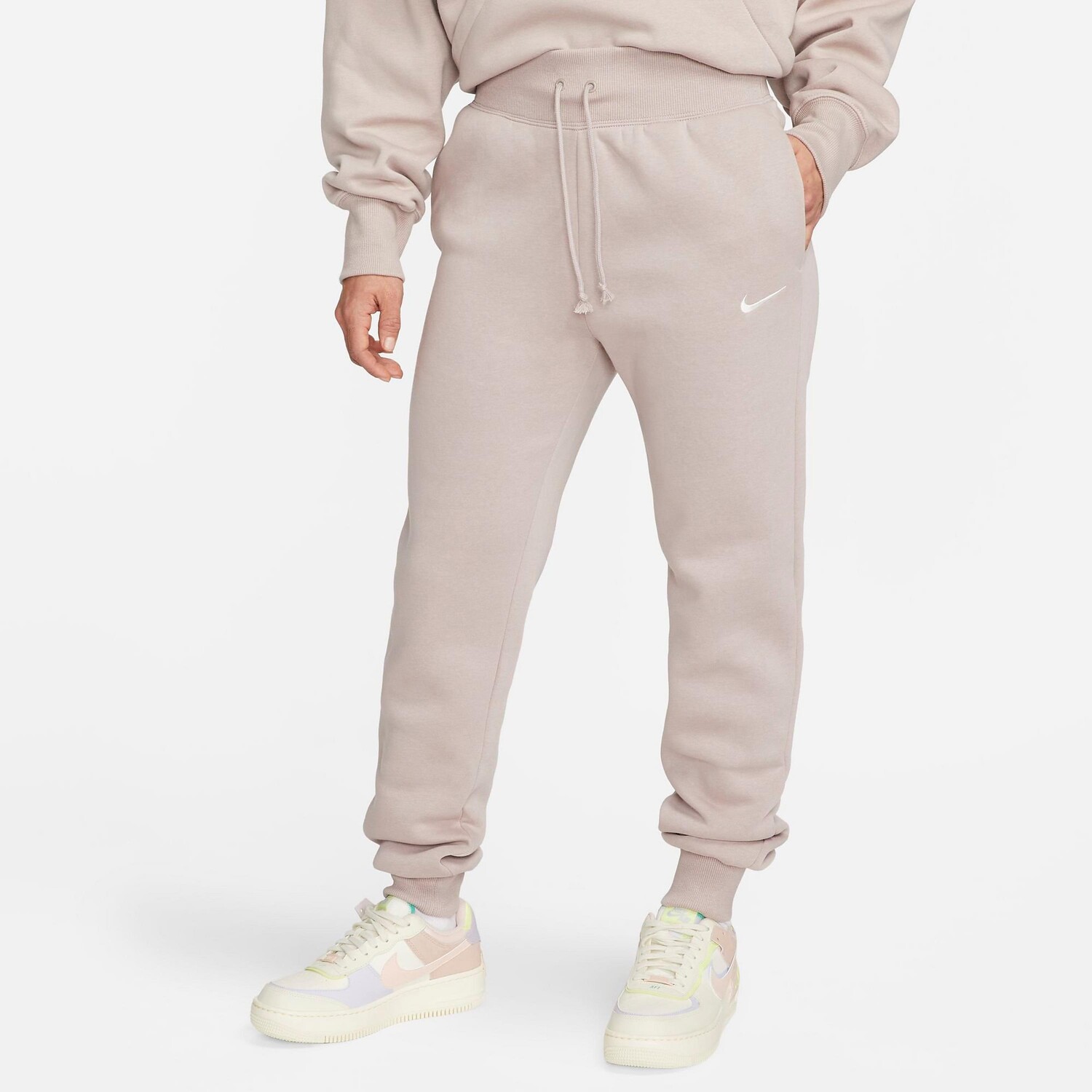 Женские флисовые спортивные штаны для бега с высокой талией Nike Sportswear Phoenix, коричневый
Женские флисовые спортивные штаны для бега с высокой талией Nike Sportswear Phoenix, коричневый