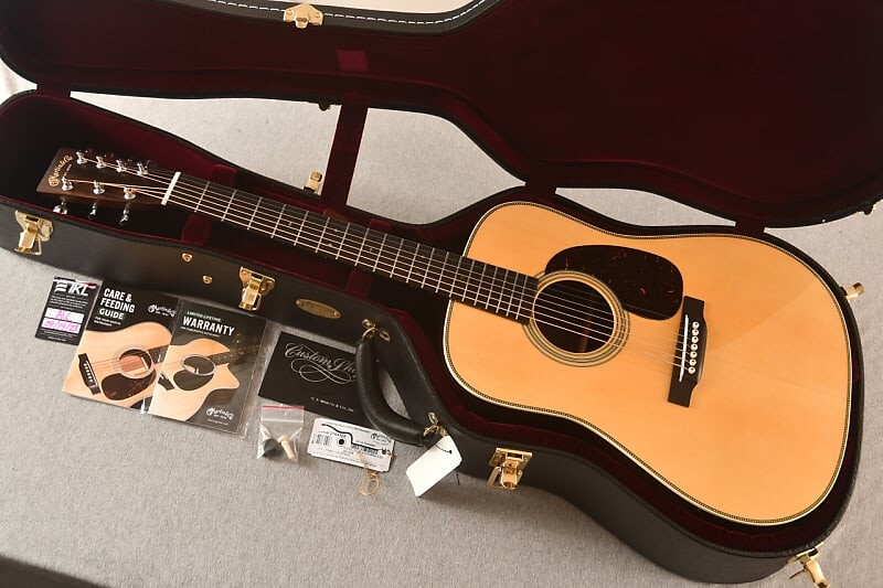 Акустическая гитара Martin Custom Shop HD 28 Style 7 String Adirondack #2764568
Акустическая гитара Martin Custom Shop HD 28 Style 7 String Adirondack #2764568