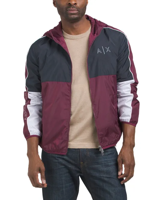 Дизайнерская ветровка с капюшоном из переработанных материалов Armani Exchange, цвет Grape
Дизайнерская ветровка с капюшоном из переработанных материалов Armani Exchange, цвет Grape