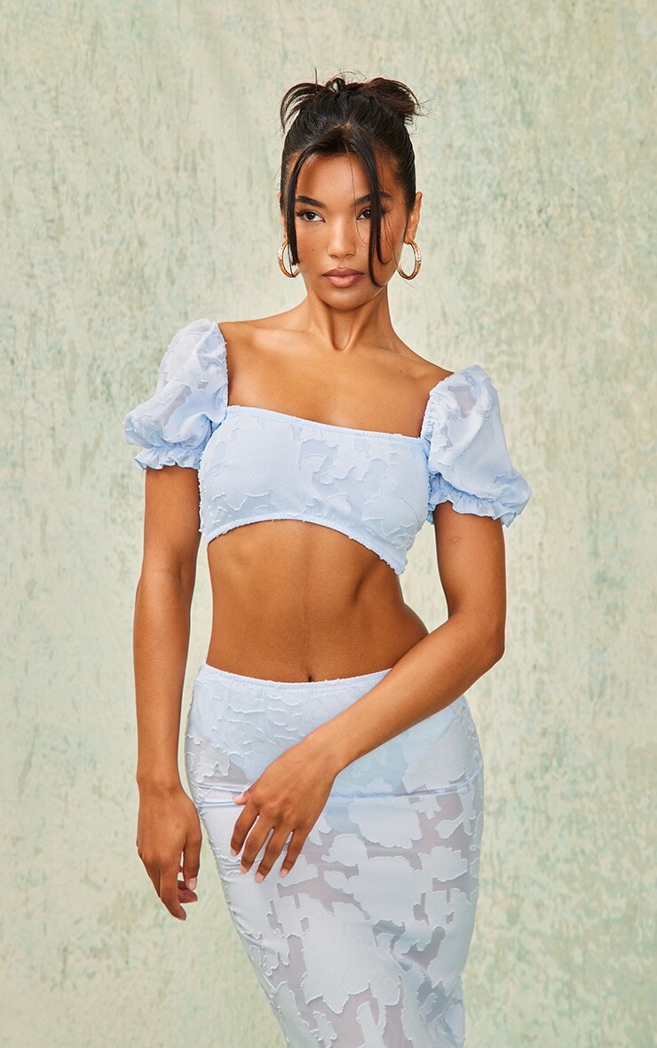 PrettyLittleThing Бледно-синий укороченный топ с цветочной аппликацией и завязками на спине с пышными рукавами
PrettyLittleThing Бледно-синий укороченный топ с цветочной аппликацией и завязками на спине с пышными рукавами
