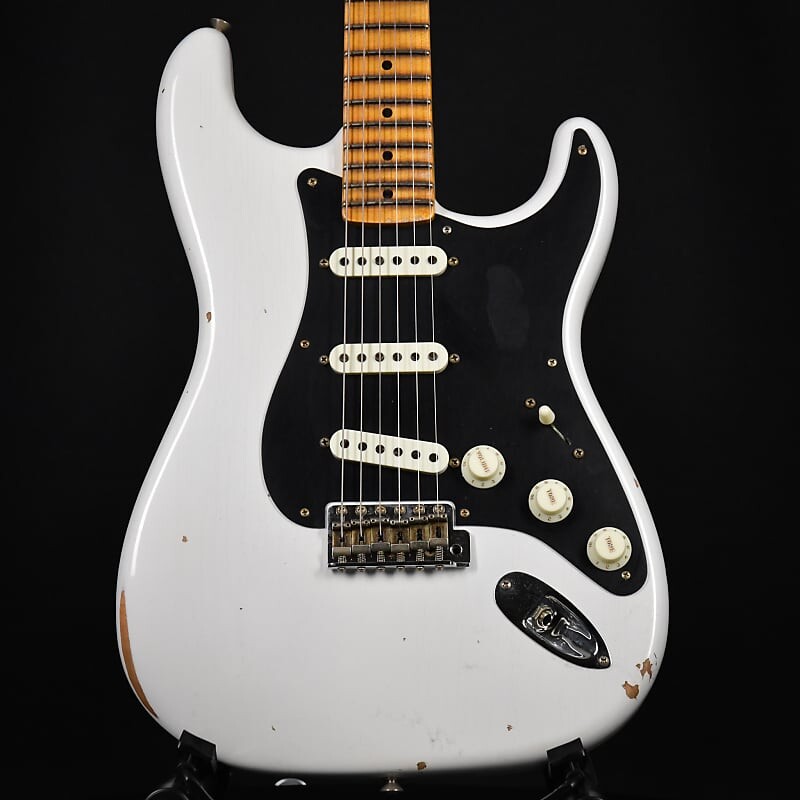 Электрогитара Fender Custom Shop Ancho Poblano Stratocaster Relic Opaque White Blonde 2023
Электрогитара Fender Custom Shop Ancho Poblano Stratocaster Relic Opaque White Blonde 2023