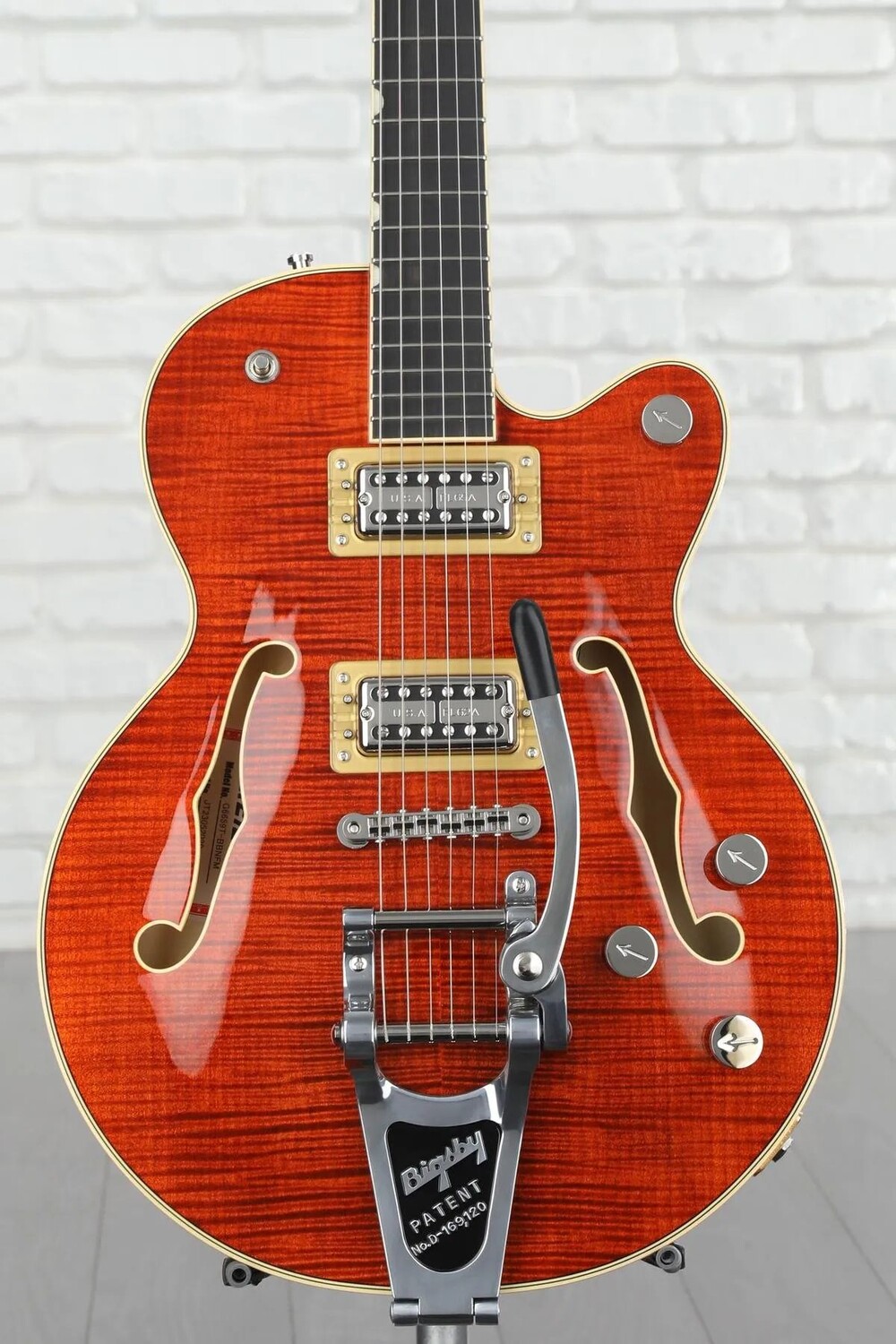 Gretsch G6659TFM Players Edition Broadkaster Jr. Центральный блок — пламя бурбона
Gretsch G6659TFM Players Edition Broadkaster Jr. Центральный блок — пламя бурбона