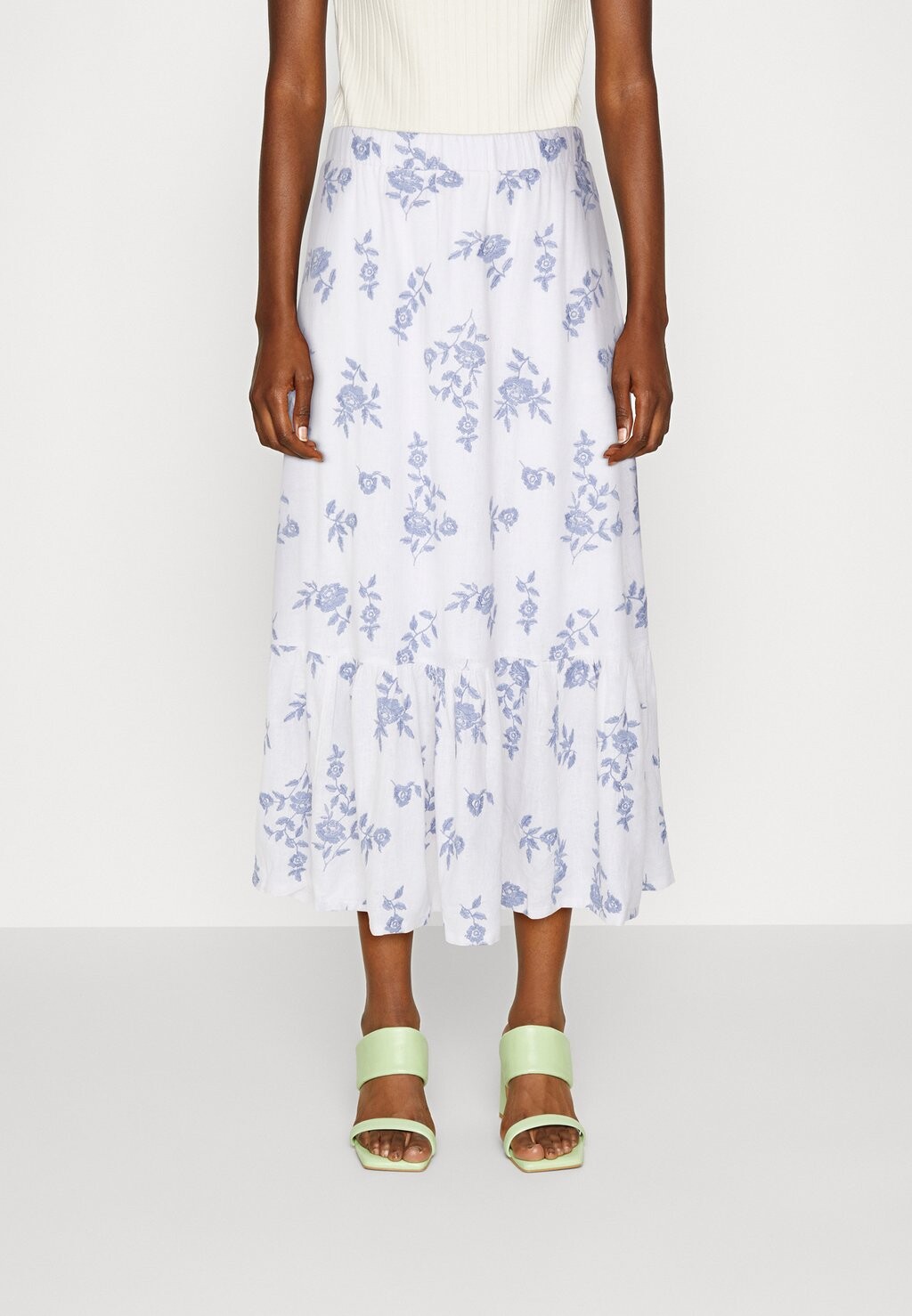 Юбка макси RESORT EMBROIDERED SINGLE TIERED SKIRT Abercrombie & Fitch, цвет white
Юбка макси RESORT EMBROIDERED SINGLE TIERED SKIRT Abercrombie & Fitch, цвет white