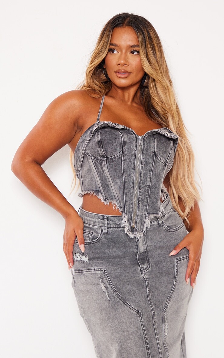 PrettyLittleThing Укороченный топ из серого денима с рваными краями и воротником халтер
PrettyLittleThing Укороченный топ из серого денима с рваными краями и воротником халтер