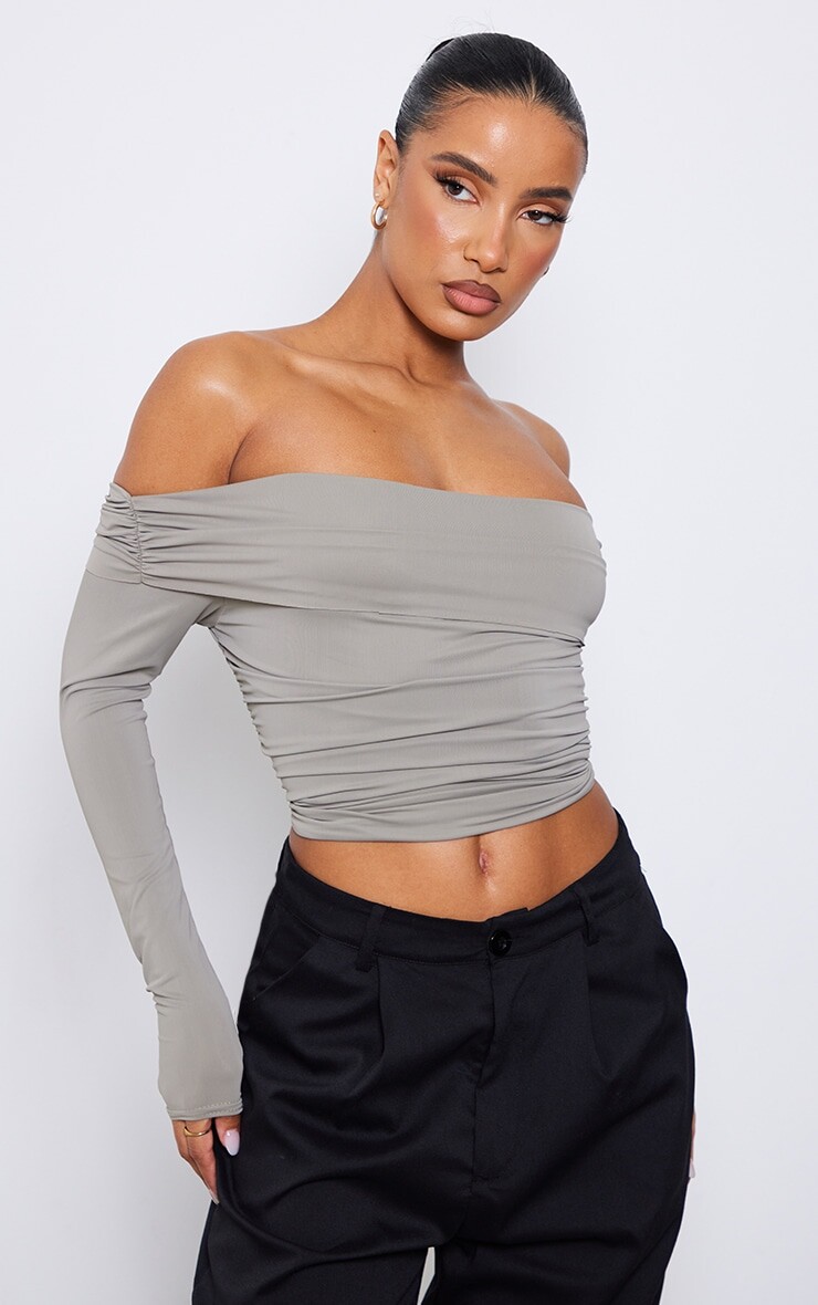 PrettyLittleThing Темно-серый обтягивающий топ с открытыми плечами и длинными рукавами со сборками
PrettyLittleThing Темно-серый обтягивающий топ с открытыми плечами и длинными рукавами со сборками
