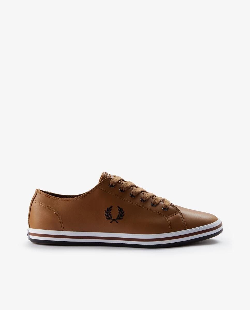 Кожаные кроссовки унисекс с коричневыми шнурками и логотипом сбоку Fred Perry, коричневый
Кожаные кроссовки унисекс с коричневыми шнурками и логотипом сбоку Fred Perry, коричневый