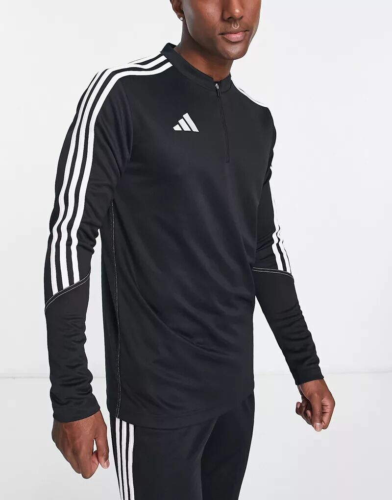 Короткая черно-белая толстовка с молнией 1/4 adidas Football Trio 23 adidas performance
Короткая черно-белая толстовка с молнией 1/4 adidas Football Trio 23 adidas performance