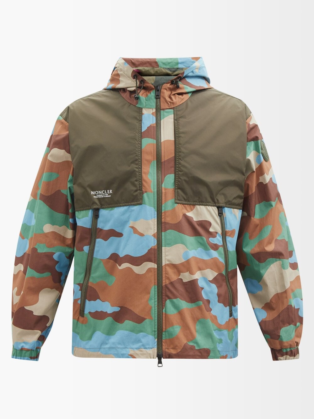 Куртка kounde из хлопковой парусины с камуфляжным принтом и капюшоном Moncler, зеленый
Куртка kounde из хлопковой парусины с камуфляжным принтом и капюшоном Moncler, зеленый