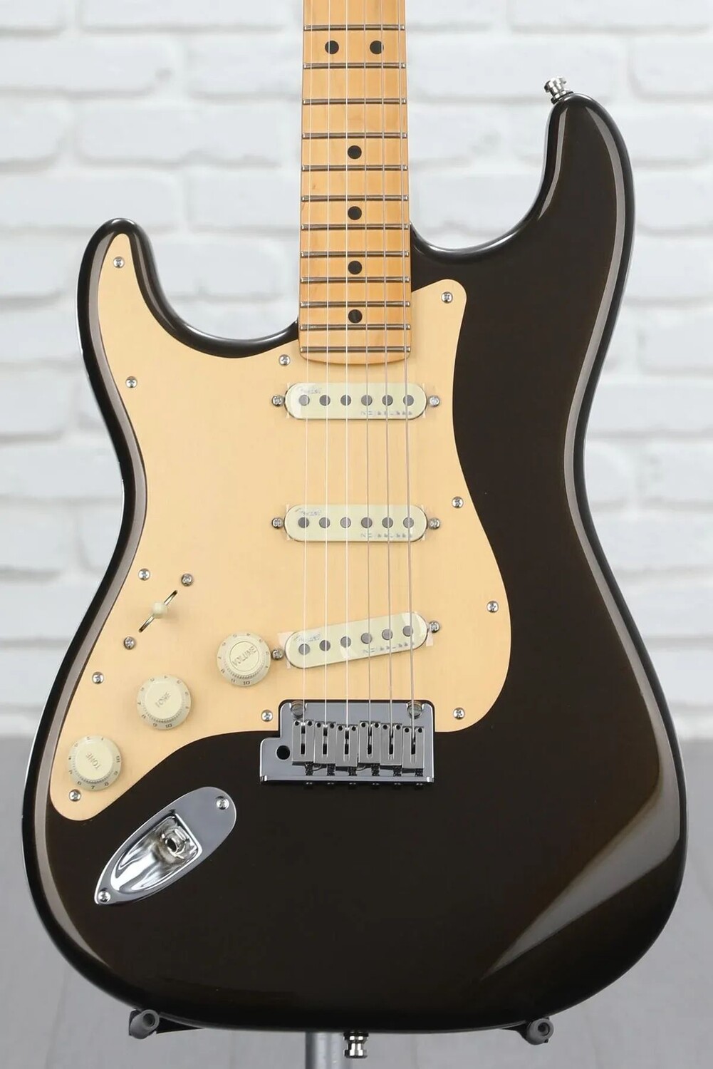 Fender American Ultra Stratocaster для левой руки — техасский чай с кленовой накладкой на гриф
Fender American Ultra Stratocaster для левой руки — техасский чай с кленовой накладкой на гриф