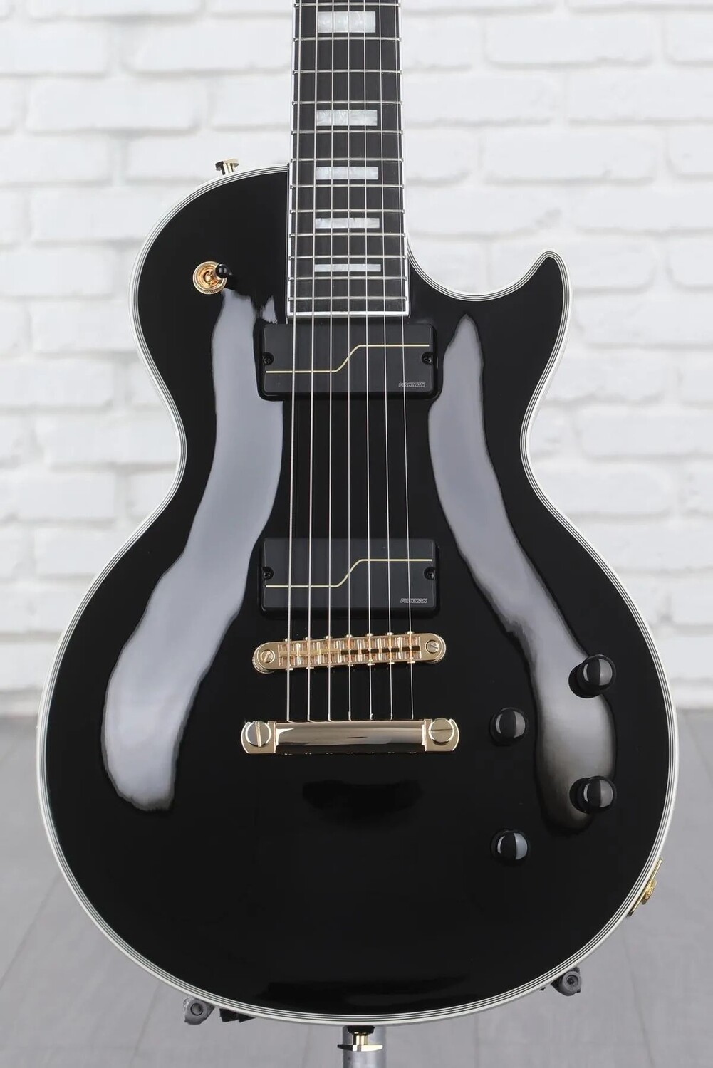 Epiphone 7-струнная электрогитара Matt Heafy Les Paul Custom Origins — черное дерево
Epiphone 7-струнная электрогитара Matt Heafy Les Paul Custom Origins — черное дерево