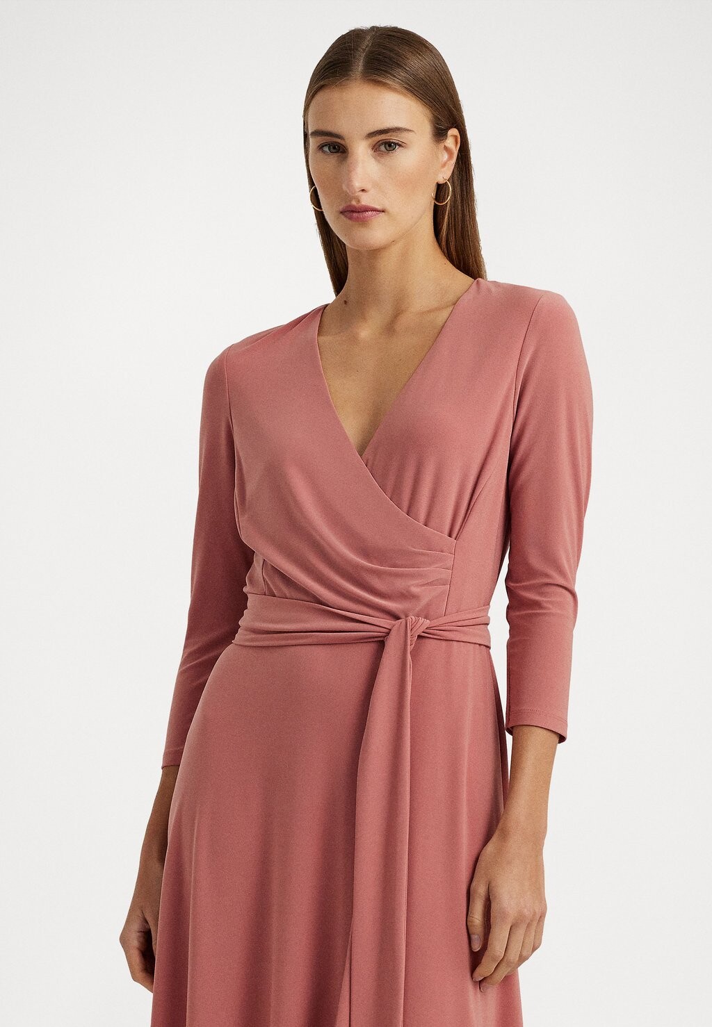 Платье из джерси Lauren Ralph Lauren CARLYNA SLEEVE DAY DRESS, цвет pink mahogany
Платье из джерси Lauren Ralph Lauren CARLYNA SLEEVE DAY DRESS, цвет pink mahogany