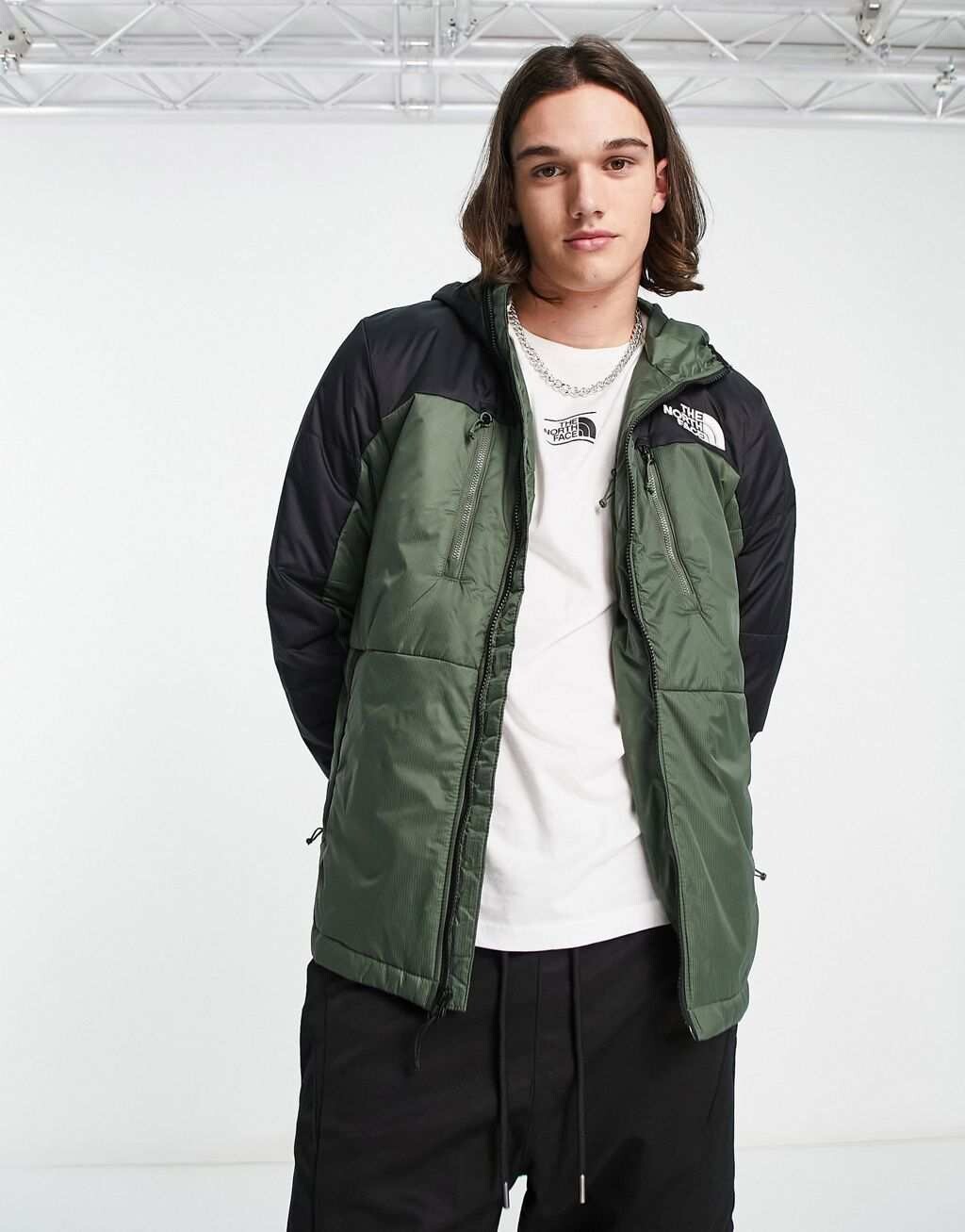 Куртка с капюшоном из синтетического утеплителя The North Face Himalayan цвета хаки и черного цвета, Черный
Куртка с капюшоном из синтетического утеплителя The North Face Himalayan цвета хаки и черного цвета, Черный