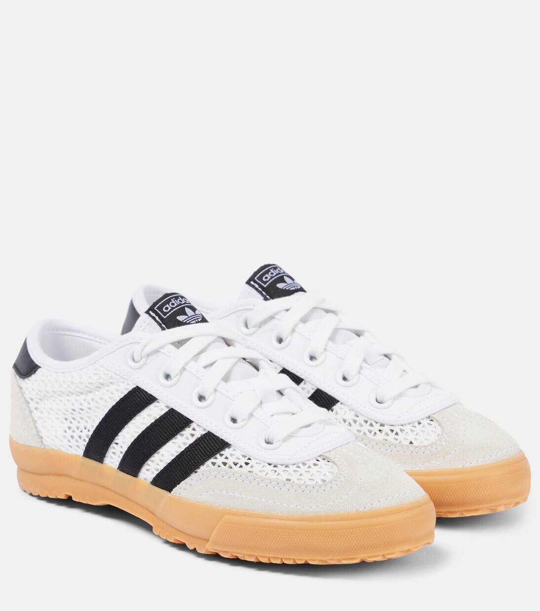 Туфли для настольного тенниса с замшевой отделкой Adidas, цвет ftwr white/core black/gum 1
Туфли для настольного тенниса с замшевой отделкой Adidas, цвет ftwr white/core black/gum 1