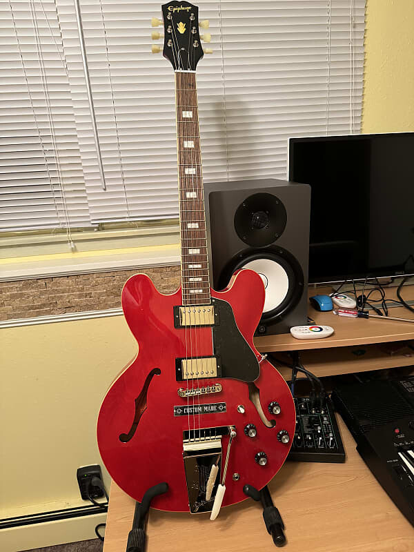 Электрогитара Epiphone Joe Bonamassa '62 ES-335 2022 - Present - Sixties Cherry
Электрогитара Epiphone Joe Bonamassa '62 ES-335 2022 - Present - Sixties Cherry