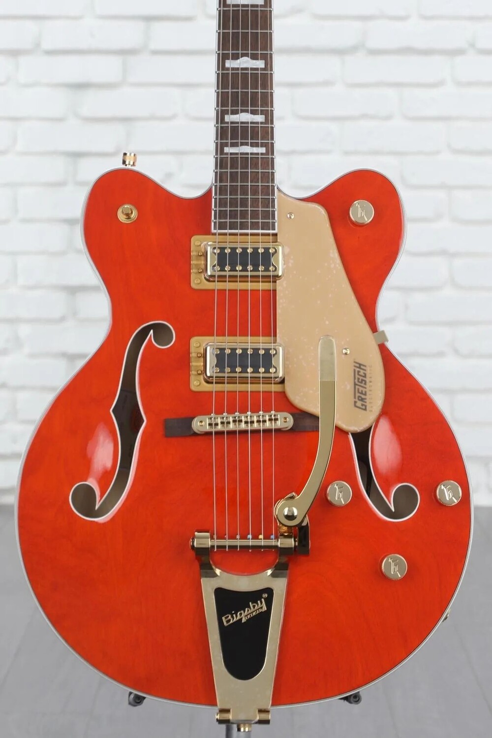 Gretsch G5422TG Electromatic Classic Hollowbody Double-Cut Электрогитара с Bigsby - оранжевое пятно
Gretsch G5422TG Electromatic Classic Hollowbody Double-Cut Электрогитара с Bigsby - оранжевое пятно