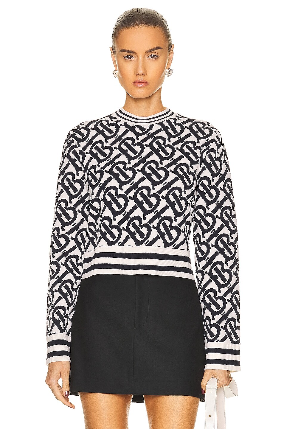 Свитер Burberry Mackenzie TB Monogram Cropped Crewneck Top, цвет Natural White
Свитер Burberry Mackenzie TB Monogram Cropped Crewneck Top, цвет Natural White
