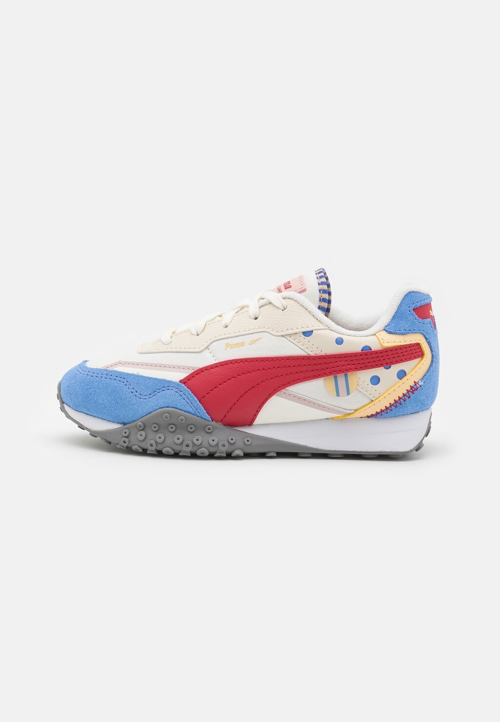 Кроссовки низкие BLKTOP RIDER SUMMER CAMP UNISEX Puma, цвет warm white/club red/blue skies
Кроссовки низкие BLKTOP RIDER SUMMER CAMP UNISEX Puma, цвет warm white/club red/blue skies
