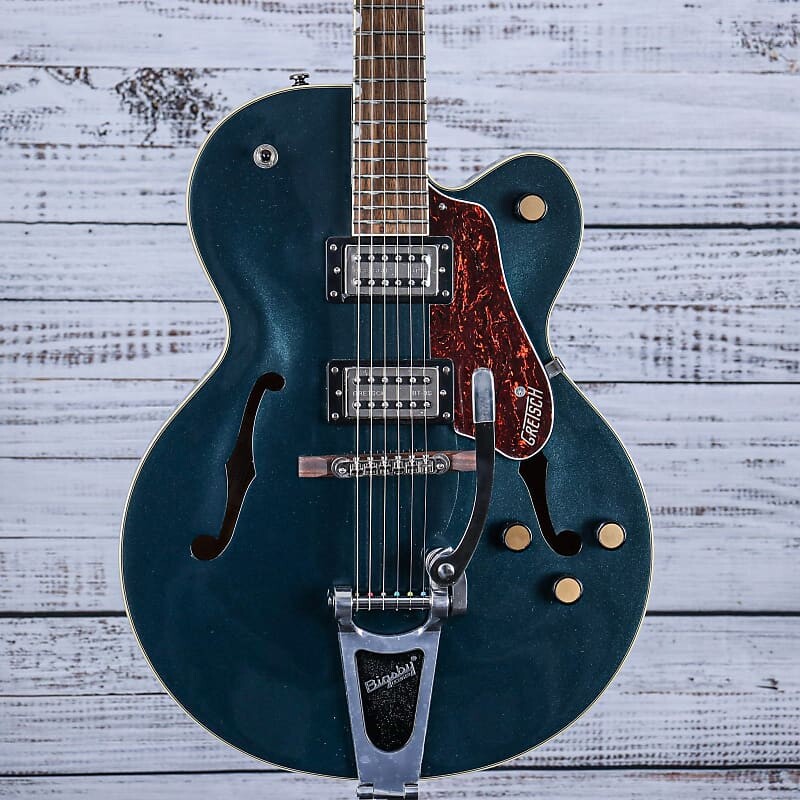 Электрогитара Gretsch Streamliner Hollowbody Guitar w/Bigsby | Midnight Sapphire
Электрогитара Gretsch Streamliner Hollowbody Guitar w/Bigsby | Midnight Sapphire