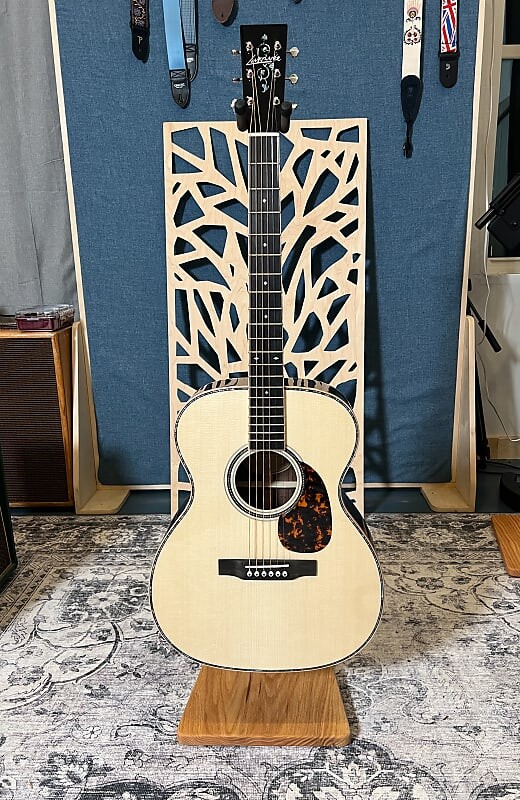 Акустическая гитара Larrivee OM-44 Custom - Moonwood Abalone Binding Vine Headstock
Акустическая гитара Larrivee OM-44 Custom - Moonwood Abalone Binding Vine Headstock