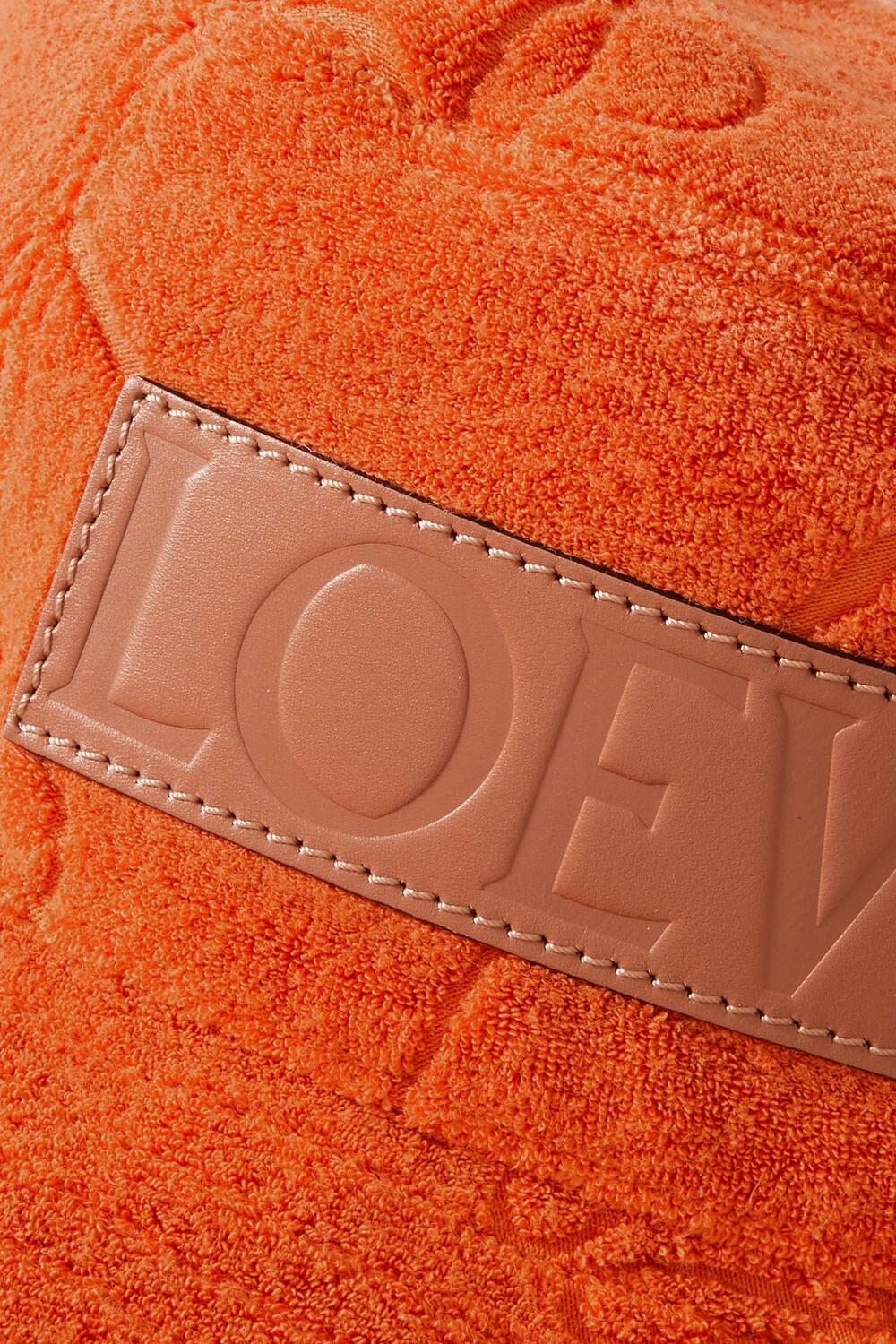 LOEWE + Махровая панама Paula's Ibiza Anagram с отделкой из ткани и кожи, апельсин
LOEWE + Махровая панама Paula's Ibiza Anagram с отделкой из ткани и кожи, апельсин