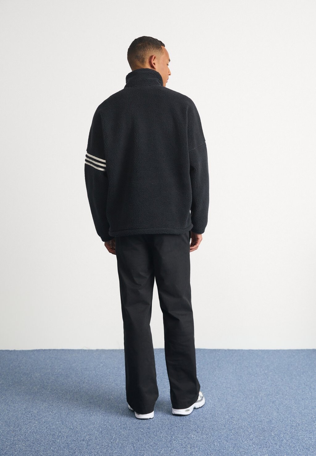 Флисовый джемпер NEUCLASSICS POLAR FLEECE 1/2 ZIP adidas Originals, черный
Флисовый джемпер NEUCLASSICS POLAR FLEECE 1/2 ZIP adidas Originals, черный